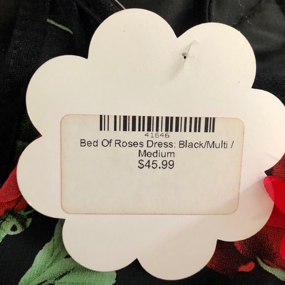 Black sleeveless dress with red roses - Picture 5 of 6